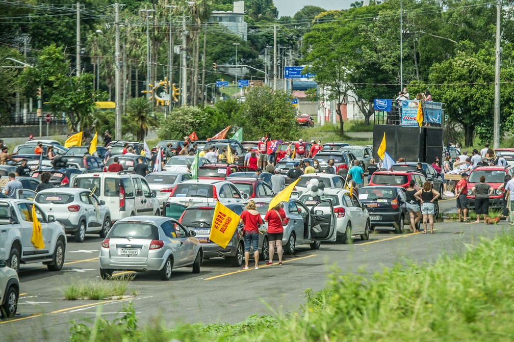 Cidades registram manifestações pela vacina e contra Bolsonaro neste domingo